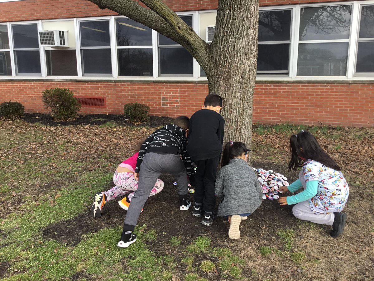 Kindness Rocks -  A beautiful day to add our decorated kindness rocks to our school’s rock garden.  ⁦<a href="/25Lafayette/">Lafayette Estates School #25</a>⁩