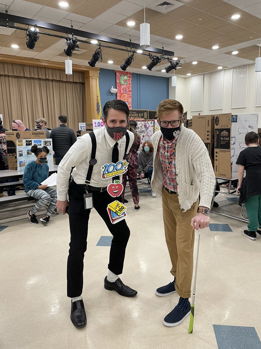 MsCognata's tweet photo. On the 100th day of school, 5th graders celebrate their 1,000th day of school! They created 1,000 mile road trip projects to share with our Central family @CentralSchoolEB https://t.co/OEdlZKO8s9
