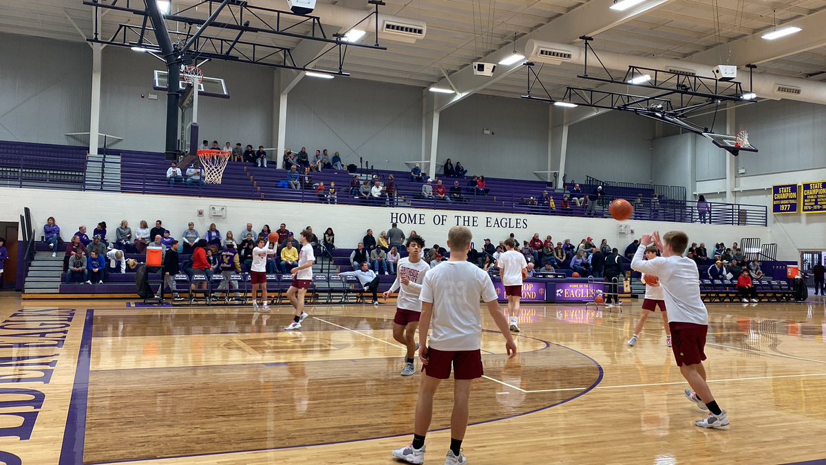 markkorell's tweet photo. @bentonboyshoops is about to get underway @Lb_boys_hoops. Benton looking to stay atop of the MEC standings https://t.co/Q1NV4qOjVQ
