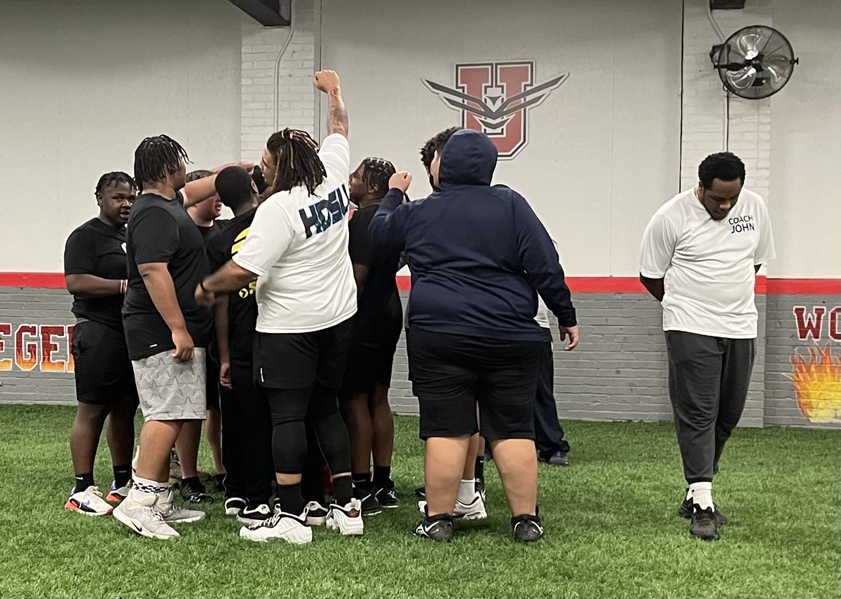 Preparing with these fellas is a pleasure every week ⁦<a href="/kingz_field/">Field Kingz</a>⁩ ⁦<a href="/hdsu614/">HDSU614</a>⁩ ⁦<a href="/RobertCoachRob1/">Robert (Coach Rob) Smith</a>⁩ ⁦<a href="/CoachSmith_010/">Darian Smith</a>⁩ ⁦<a href="/RealCoachNeil1/">Real.Coach.Neil</a>⁩ ⁦<a href="/Armondvickers/">Armond Vickers</a>⁩ ⁦<a href="/RashadDeboseJr_/">Rashad Debose Jr</a>⁩ ⁦<a href="/MikeMorman40/">Michael Morman 2025 LB</a>⁩ ⁦<a href="/RDEBOSE79/">Rashad Debose</a>⁩