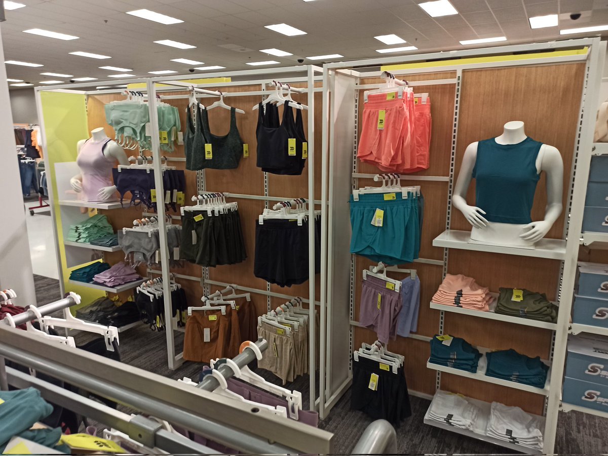 NobodyPutsVisualsInACorner (@putsnobody) on Twitter photo All right stop, collaborate and listen, Kath and I are back with a brand new addition! Shifted our focus to AIM this week and I am loving the color scheme of this new collection 😍😍 <a href="/aleahmarie19/">Aleah Jacinto</a> <a href="/settoselltarget/">Heather Fountain</a> <a href="/courtshellnu/">Courtney 🎯</a> <a href="/GMB0923/">Gregory Butkovich</a> <a href="/SearcyJes/">Jes Searcy</a> <a href="/CraigMyrand/">Craig Myrand</a> <a href="/PhillipstKelsey/">Kelsey Phillips</a> All right stop, collaborate and listen, Kath and I are back with a brand new addition! Shifted our focus to AIM this week and I am loving the color scheme of this new collection 😍😍 <a href="/aleahmarie19/">Aleah Jacinto</a> <a href="/settoselltarget/">Heather Fountain</a> <a href="/courtshellnu/">Courtney 🎯</a> <a href="/GMB0923/">Gregory Butkovich</a> <a href="/SearcyJes/">Jes Searcy</a> <a href="/CraigMyrand/">Craig Myrand</a> <a href="/PhillipstKelsey/">Kelsey Phillips</a>
