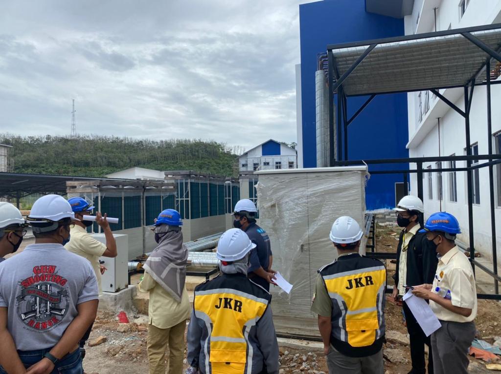 JKR_CKM's tweet photo. 17 Februari 2022: Lawatan pemantauan projek oleh Pengarah Rekabentuk CKM dan HODT Mekanikal Bahagian Rekabentuk Keselamatan &amp; Infrastruktur Pengangkutan CKM ke Projek Pembinaan IPD Mualim di Tg Malim, Perak. https://t.co/15eMzswhfD