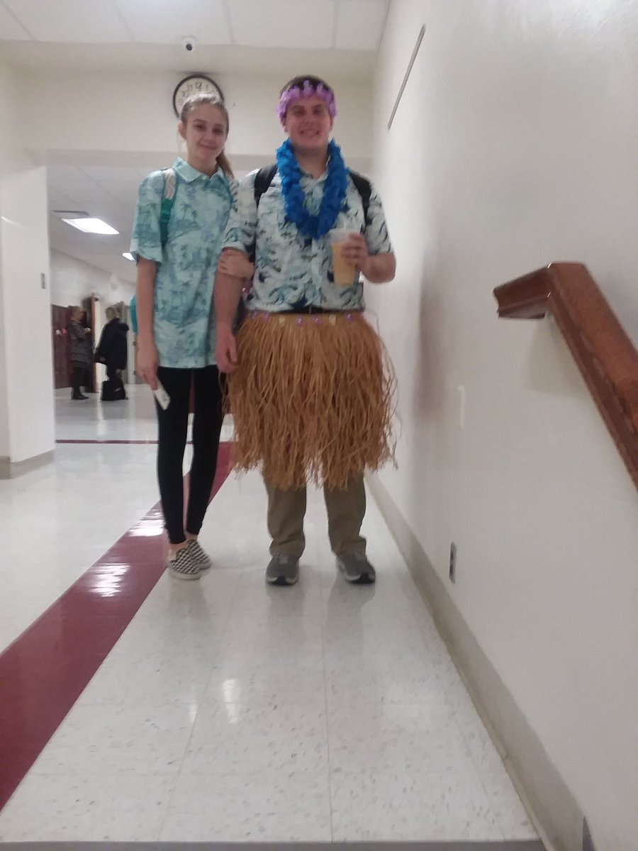 Bmagee72723875's tweet photo. RBHS Winter Spirit Week: Hawiian Vay Kay Day. Think of somewhere warm! #redbudhs #redbud132 https://t.co/lejOAoVSYI