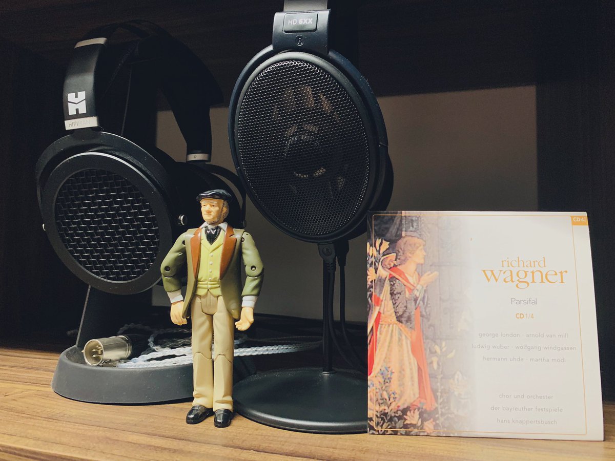 jesusrglez's tweet photo. #Wagner Parsifal & Kna, rocking these @hifimanofficial
Sundaras & @SennheiserUSA Drop 6XX 🎧 #Kundry https://t.co/JyUZyOlRPN