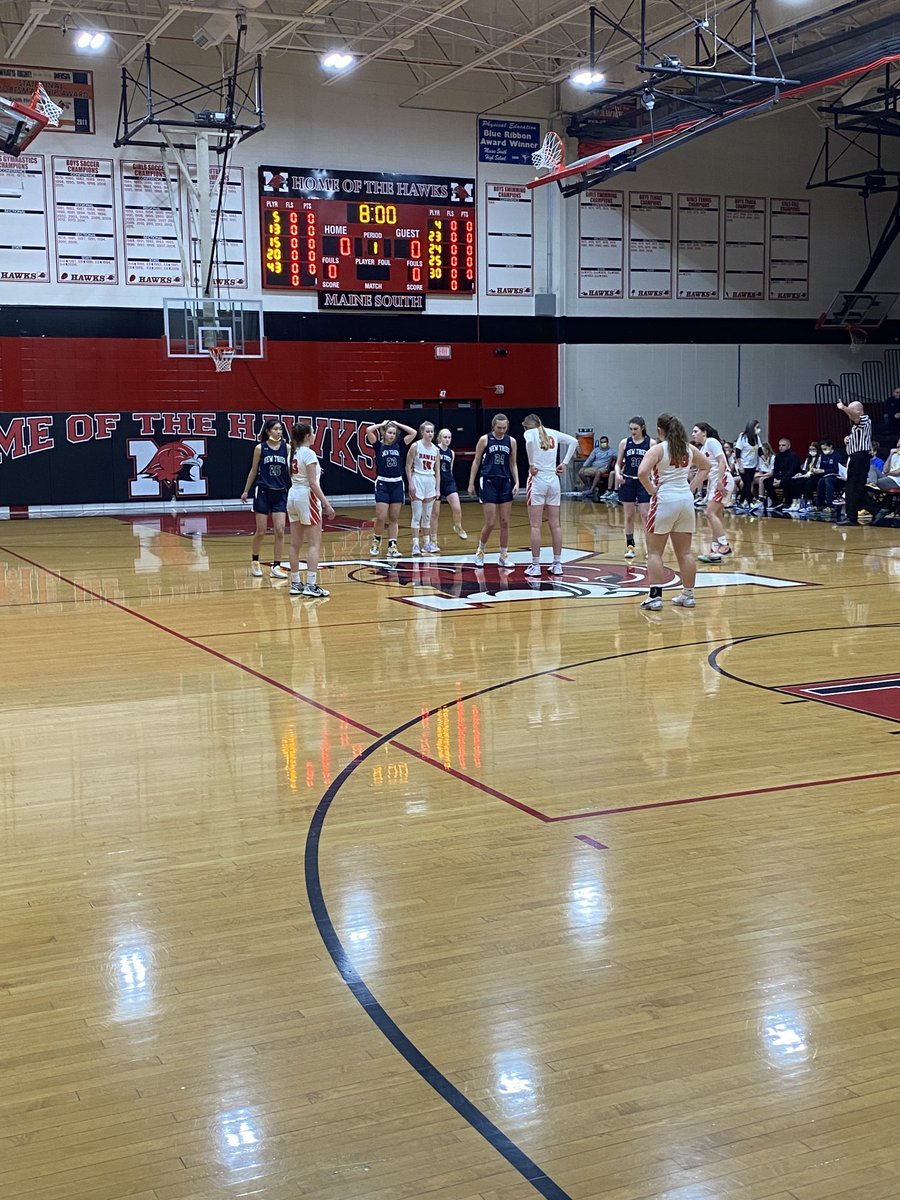 MaineSouthAth's tweet photo. ⁦@MaineSouthGBB⁩  and WMTH Ready to go for the Regional Championship vs New Trier….watch the game on Maine South Athletics YouTube channel.  Let’s go Hawks! https://t.co/mI90n2NdRK