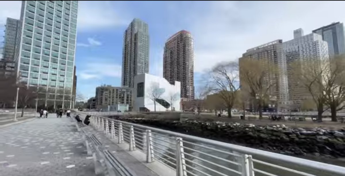 micheytx's tweet photo. Still in #AstoriaPark on @Dutchmazz livestream. #SteinwayLibrary #LongIsland #Queens #NewYorkCity #NYC #screenshots @YouTube 💙🤍💙🤍 https://t.co/IgSHUJ2TZY