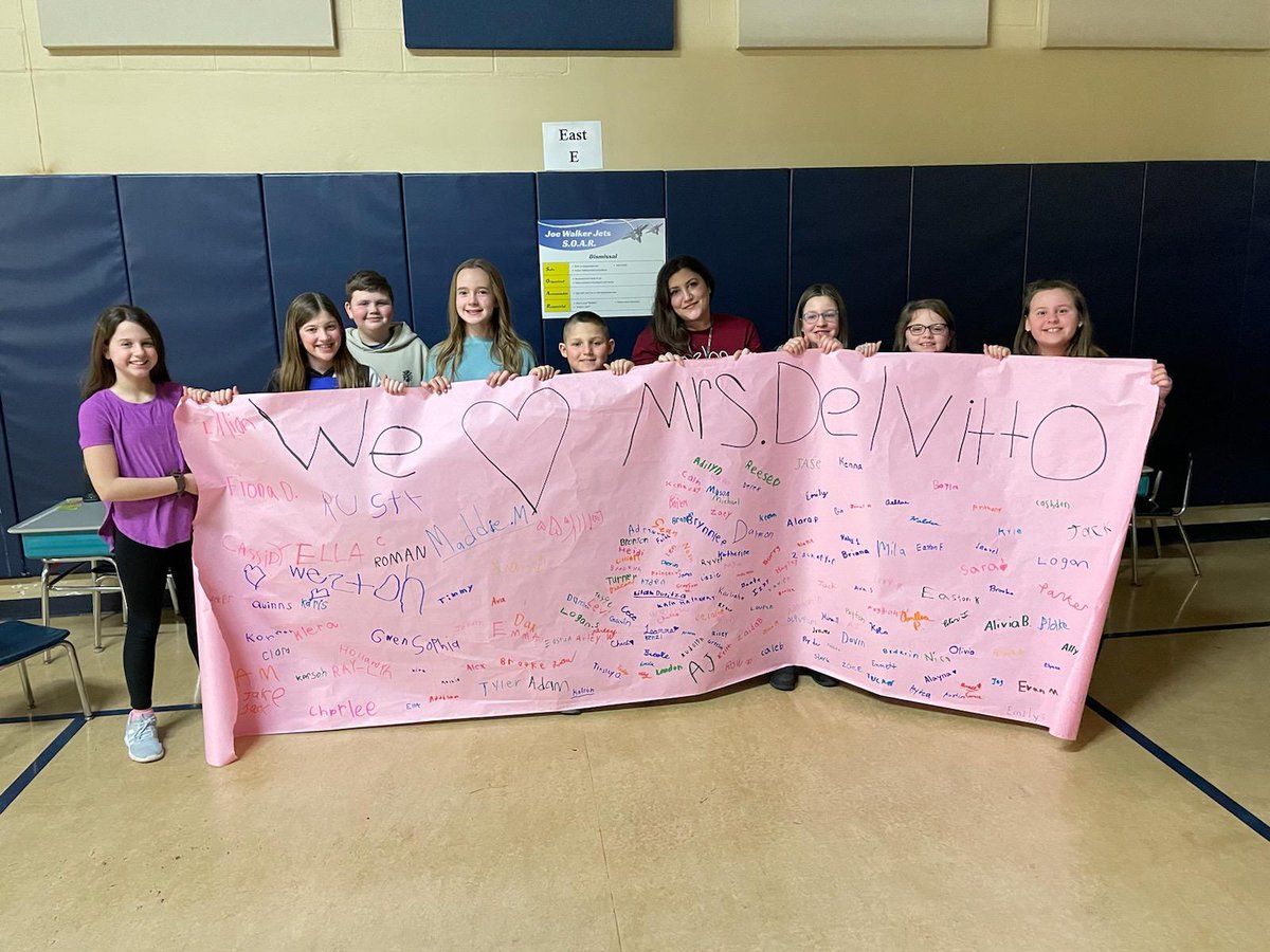 MrsDelVittoJW's tweet photo. Our SOAR ambassadors surprised me with a random act of kindness during our SOAR assembly that brought happy tears to my eyes! I'm so grateful for amazing staff and students. Joe Walker truly is an amazing place!  #RandomActsofKindnessDay https://t.co/6CcxhQUIFx