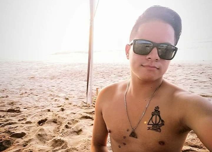 BryanAlvarado94's tweet photo. Nos sacamos la camisa y subimos like 😈💕 #Retuits #FolloMe #follo4folloback https://t.co/O1c1Z3Ir4Y