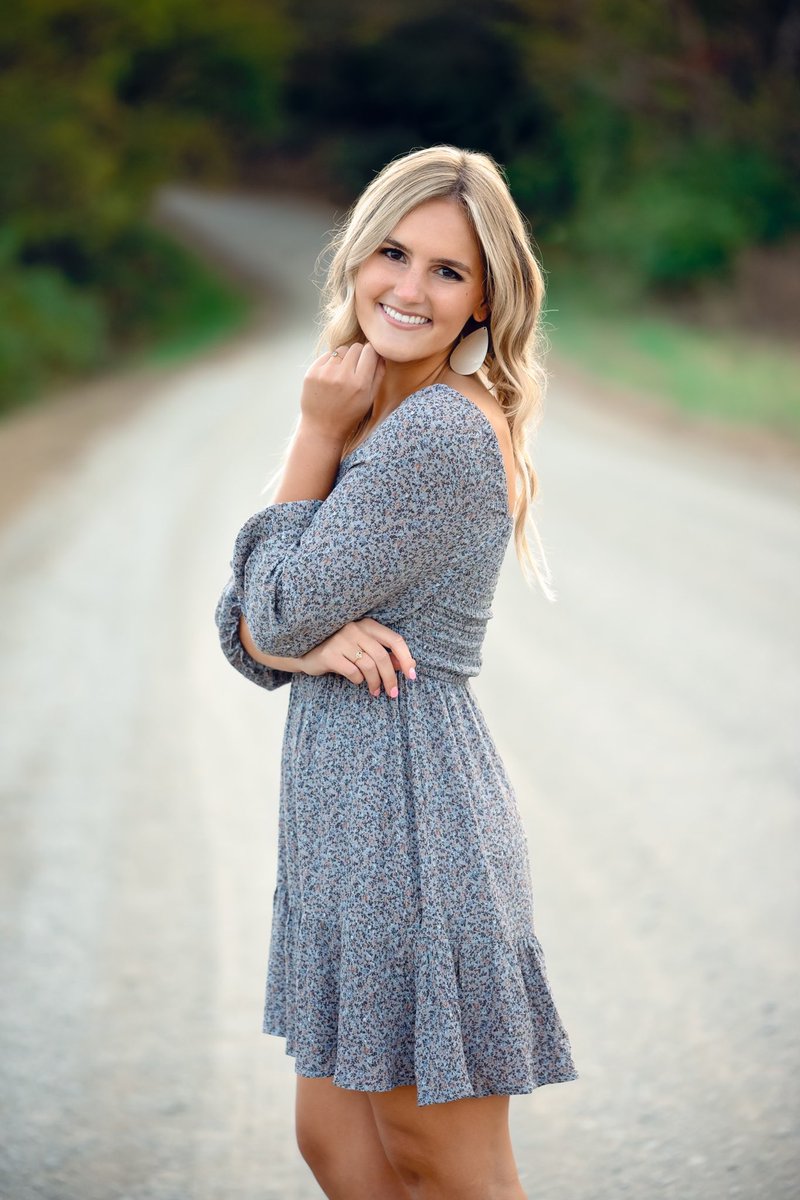 💙🏀💛Senior Salute 2️⃣0️⃣2️⃣2️⃣
#️⃣1️⃣4️⃣😻<a href="/CarlyStuke/">Carly Stuke</a> 
Carly is a fierce competitor! She is a 3 year starter and has always been a top defender and scorer for us! Carly leads by example and leaves it all on the court. Her strength and toughness will be missed!
Hayden ➡️ Ft. Hays 🐯🥎