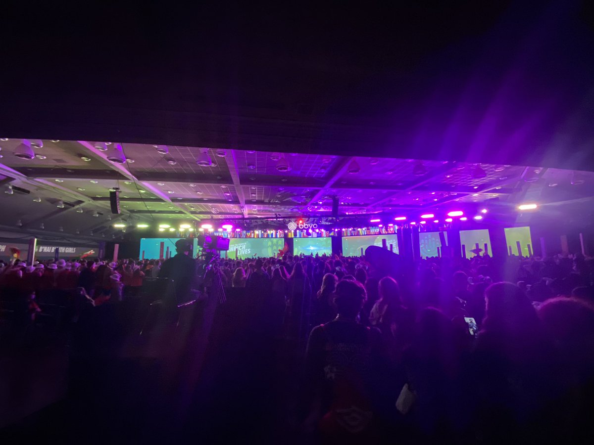 Amazing moment for BBYO and the Jewish Community. Opening ceremonies of <a href="/BBYOInsider/">BBYO Insider</a> International Convention, the largest in person gathering of Jews since the 2020 AIPAC policy conference. #AZABBGIC2022