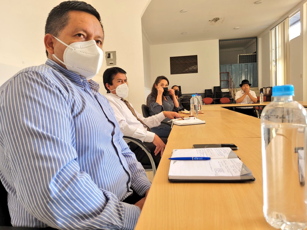 EducacionZ7_Ec's tweet photo. ¡Trabajo en equipo! Los nueve directores distritales de la provincia de Loja mantuvieron una reunión con el coordinador @camiloaep para evaluar la gestión realizada en territorio y fortalecer el compromiso institucional.

#JuntosLoLogramos https://t.co/phKjMDySZb