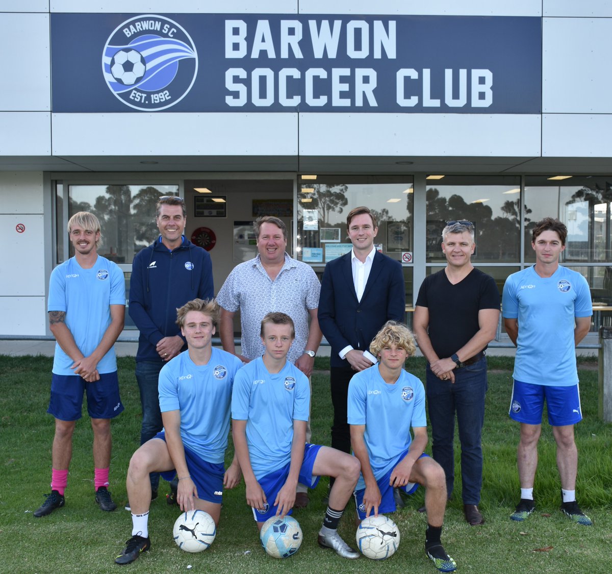 Geelong_Mayor's tweet image. ⚽️Two new gender neutral and #accessible changerooms officially opened at Grovedale’s @BarwonSC last night will ensure the space is welcoming to all.

Council put in $407k towards the project, adding to the Victorian Government’s $150k and the club's $24k contributions. (1/2)