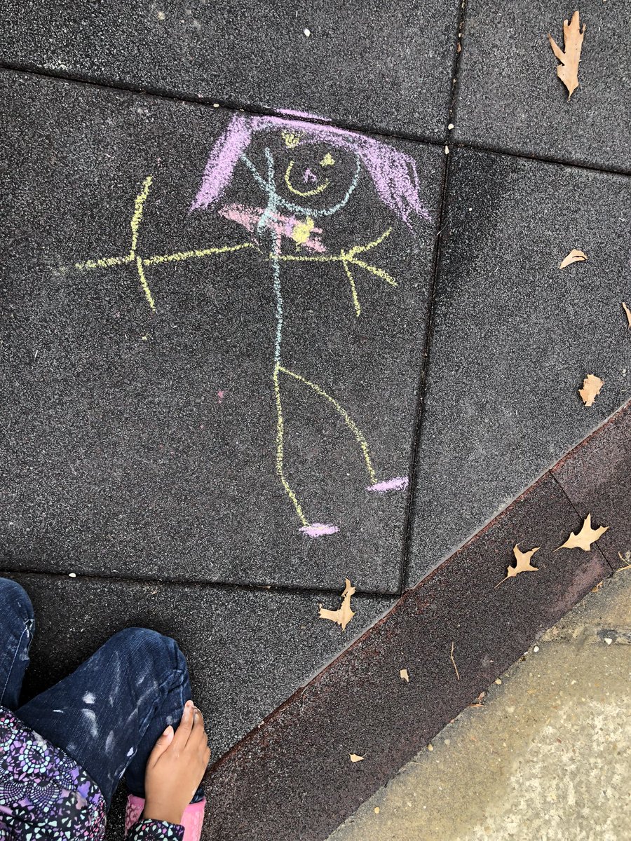 MrsAtalaPK's tweet image. Ss: Hey Mrs Atala I drew you. 
T: Can you tell what that is? (Pointing to the thing below my chin)
Ss: it’s your scarf. 

My Ss know I love my scarves.  🧣#TEACHers #teachertwitter #prekchronicles
