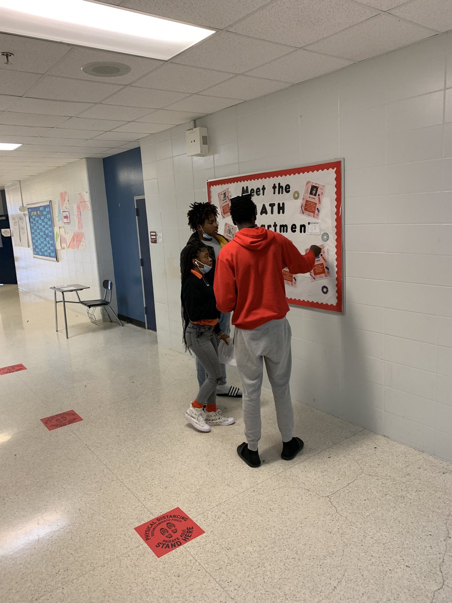 From Wednesday 180 PD to action on Thursday! Our Career Pathway leaders <a href="/2Augiewitluv/">Ms. Augustine</a> <a href="/deidrannaseams1/">Dr. Deidranna Seamster-Allen</a> presented Lead4ward strategies and <a href="/bmsykesp/">B. Sykes-Patterson</a> responded! ❤️💙 <a href="/KashmereHS/">Kashmere High School</a> <a href="/TammieDaily9/">Tammie Daily</a> <a href="/A180_HISD/">Achieve180</a> #rockinreview #movementmatters #scavengerhunt #everybodylearns #kreatingleaders