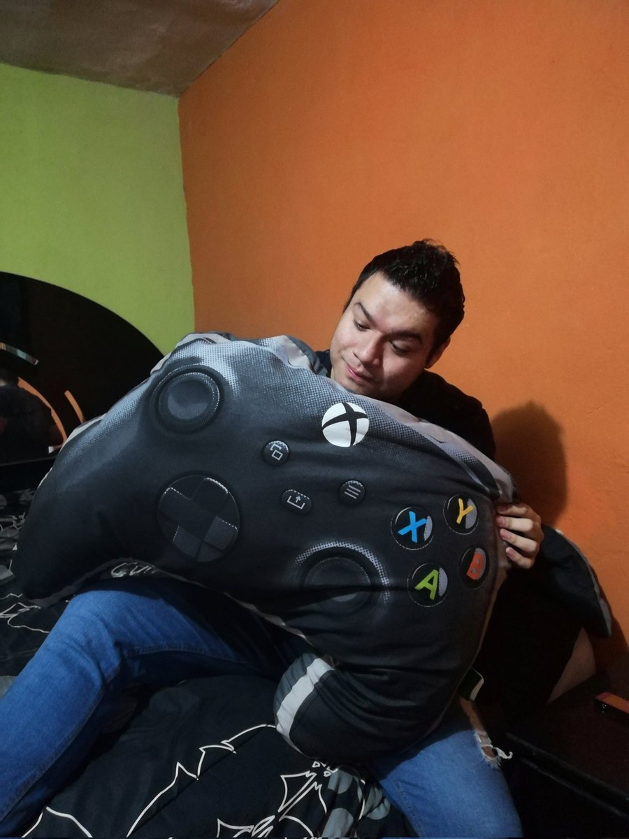 Efectivo_sMu's tweet photo. 🎮🤭.

#streamerboy #gaming #xbox #twitch #gamerboy #gamer #mty #monterrey https://t.co/02ygCpDSqi
