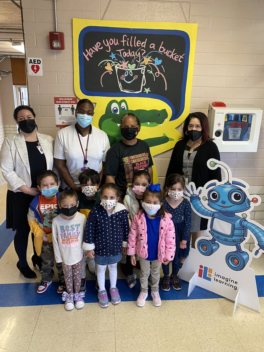 Dhernandez_IL's tweet image. Shout out to @AndrewsECP_AISD and Ms. Bias’ class for winning one of the ‘Out of this Universe’ classrooms of the month! #multilingual #languageandliteracy #equity #imaginelearning @AustinISD @AustinISDsupt @ImagineLearning