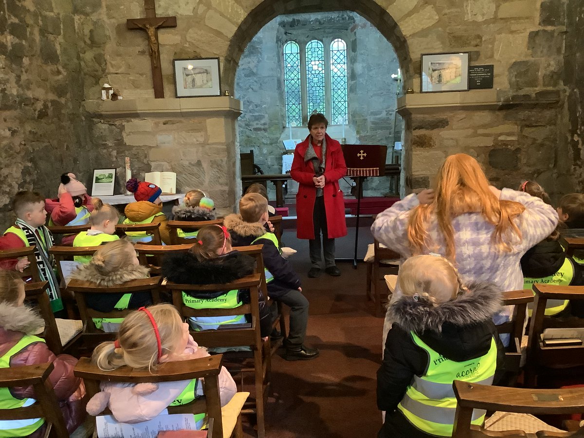 Today, Dragonflies visited Spital Chapel, where they were met by Reverend Dyson who kindly showed them around.  The children were able to identify similarities and differences between the Chapel and St Editha's.