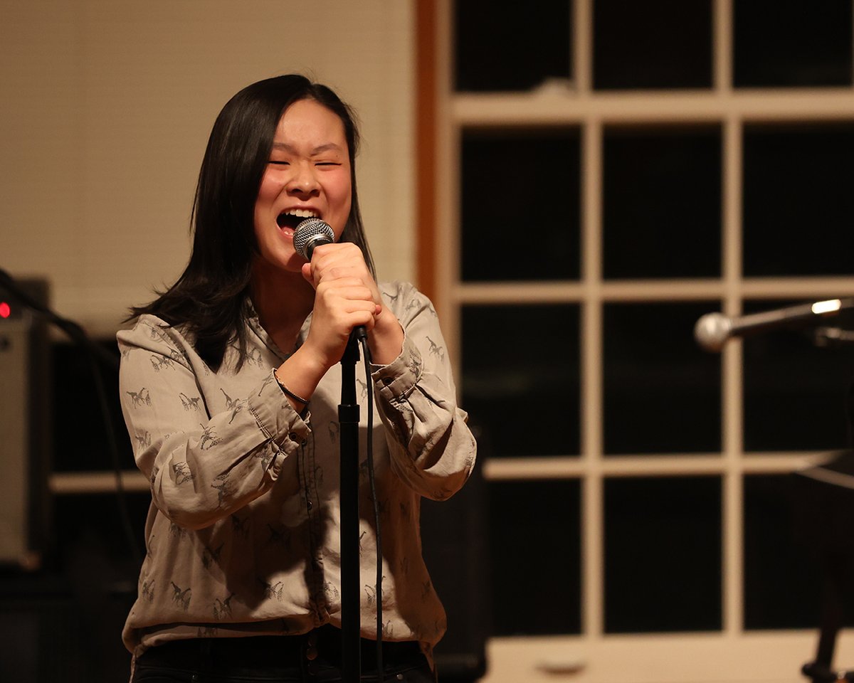 CushingAcademy's tweet photo. We were so excited to bring back a campus tradition this week! Our first Coffee House of 2022 had students and faculty showcasing their musical talents, which, as you can see, came in a variety of disciplines.
#CushingMusic #CushingTraditions #PoweredByCreativity https://t.co/Is3SLmCUmK