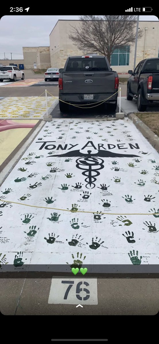 Valestool's tweet image. Been 2 years buddy. We miss you 💚🤎🖤