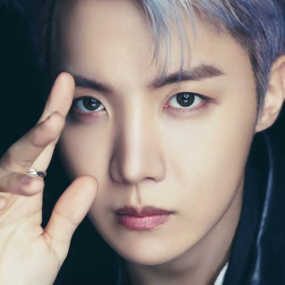 Isalin49's tweet photo. 🎉 Muchas felicidades mi niño  😍 😍💜 💜 😘 😘 🎉
#HappyBirthdayjhope https://t.co/7GwkqWe0C9
