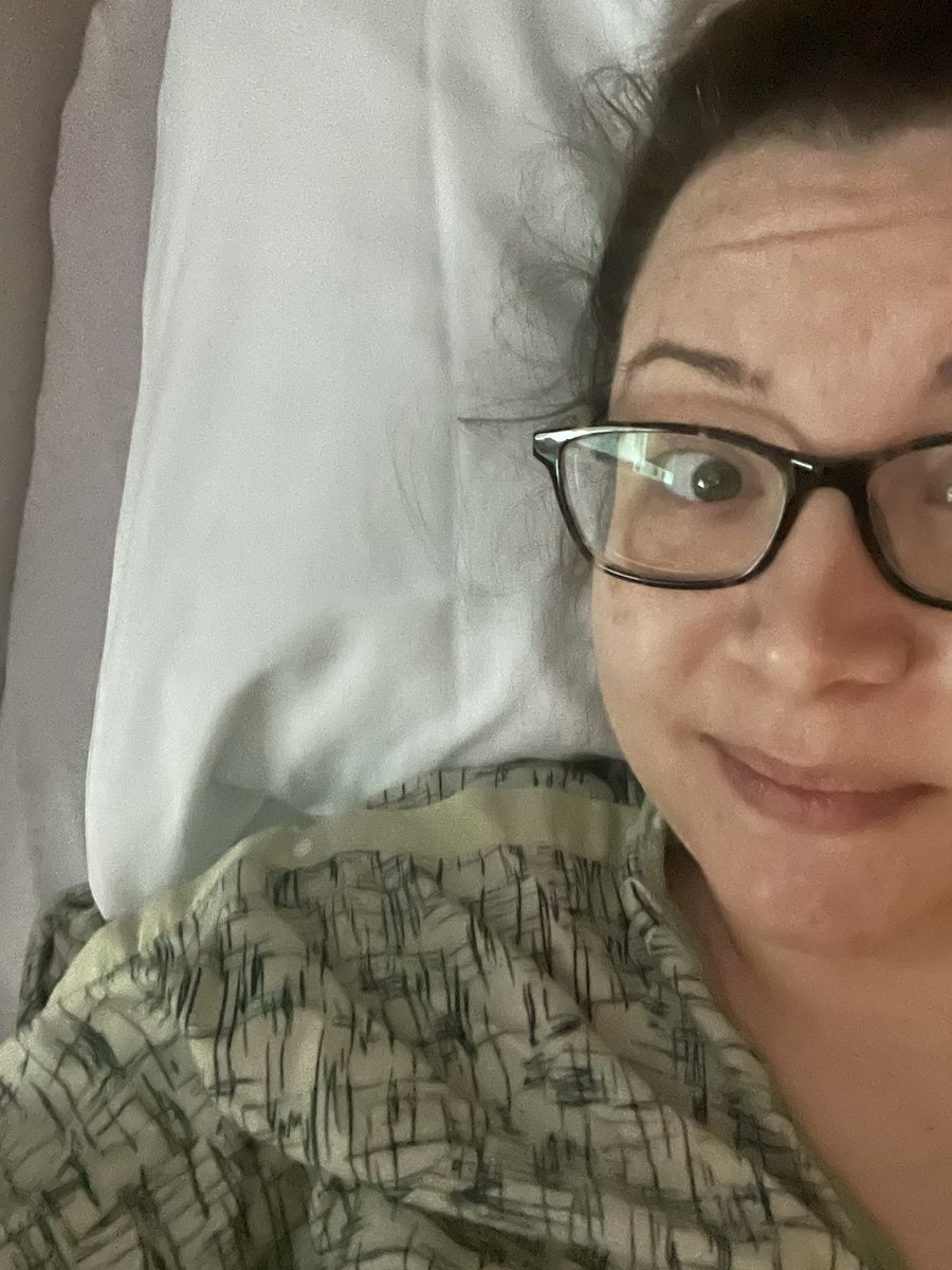 Mrs_Traughber's tweet photo. Out of surgery and recovering comfortably in the hospital. They are keeping me overnight for observation but I’m doing good. Miss you guys! 💛🖤🤍🐾 hope you’re staying warm and safe ❄️❄️❄️ https://t.co/48hBApQgQA