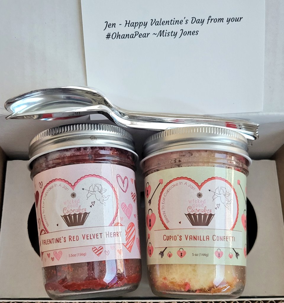 MsJenPo's tweet photo. @MistyRaeJones overdue thank you for introducing me to @wickedgoodcup so yummy!🧁#secretohana #ohanapears https://t.co/38tU3O9GP1