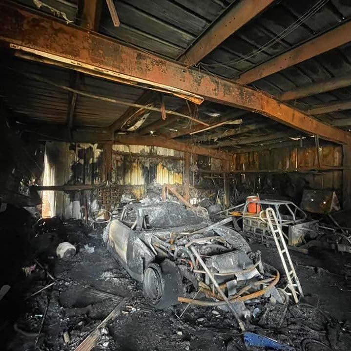 BooCarlisle's tweet photo. Most Heartfelt Prayers go out to the Wayne Locklair family who lost their race-shop in a fire last night. This man is the definition of a True-Racer. No idea how to help, but willing to help with whatever the racing family comes up with. Such a devastating time for these folks. https://t.co/mkKZzJ99Kh
