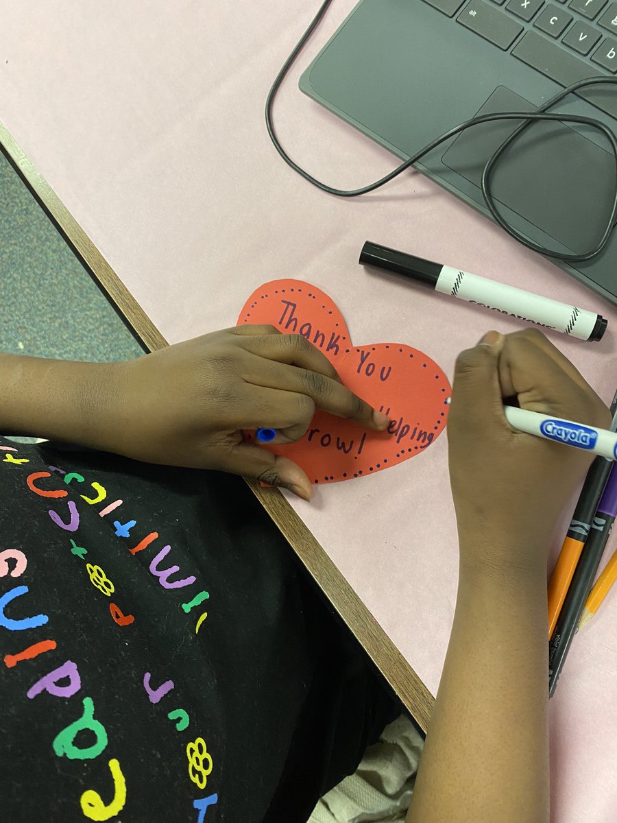 BiselvaOrtega's tweet photo. This is one of our favorite days! It’s become a tradition. 🥰#RandomActsofKindnessDay We made over 100 hearts to surprise our hard working staff. @NISDHowsman https://t.co/cCvKudCggf