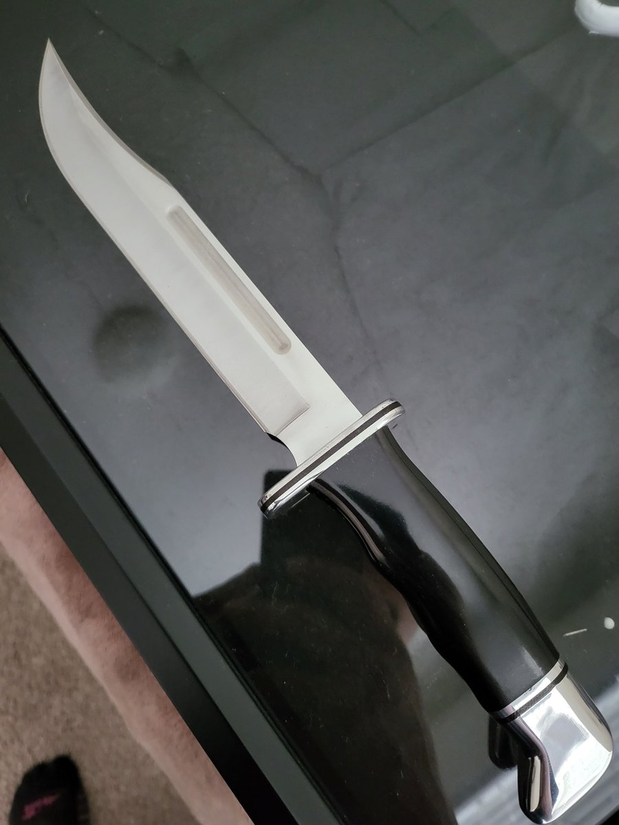iOSDroid718's tweet photo. Making this a hash #ScreamFamily if you think this is cool hash it. So here's the ongoing project if you've been following the progress of this project just 48 hours out till I see Neve Campbell. B120 (DAMN ITS BIG) to get signed!!! @screamsourcee @DavidArquette @hello_sidney https://t.co/vSulOONKTS