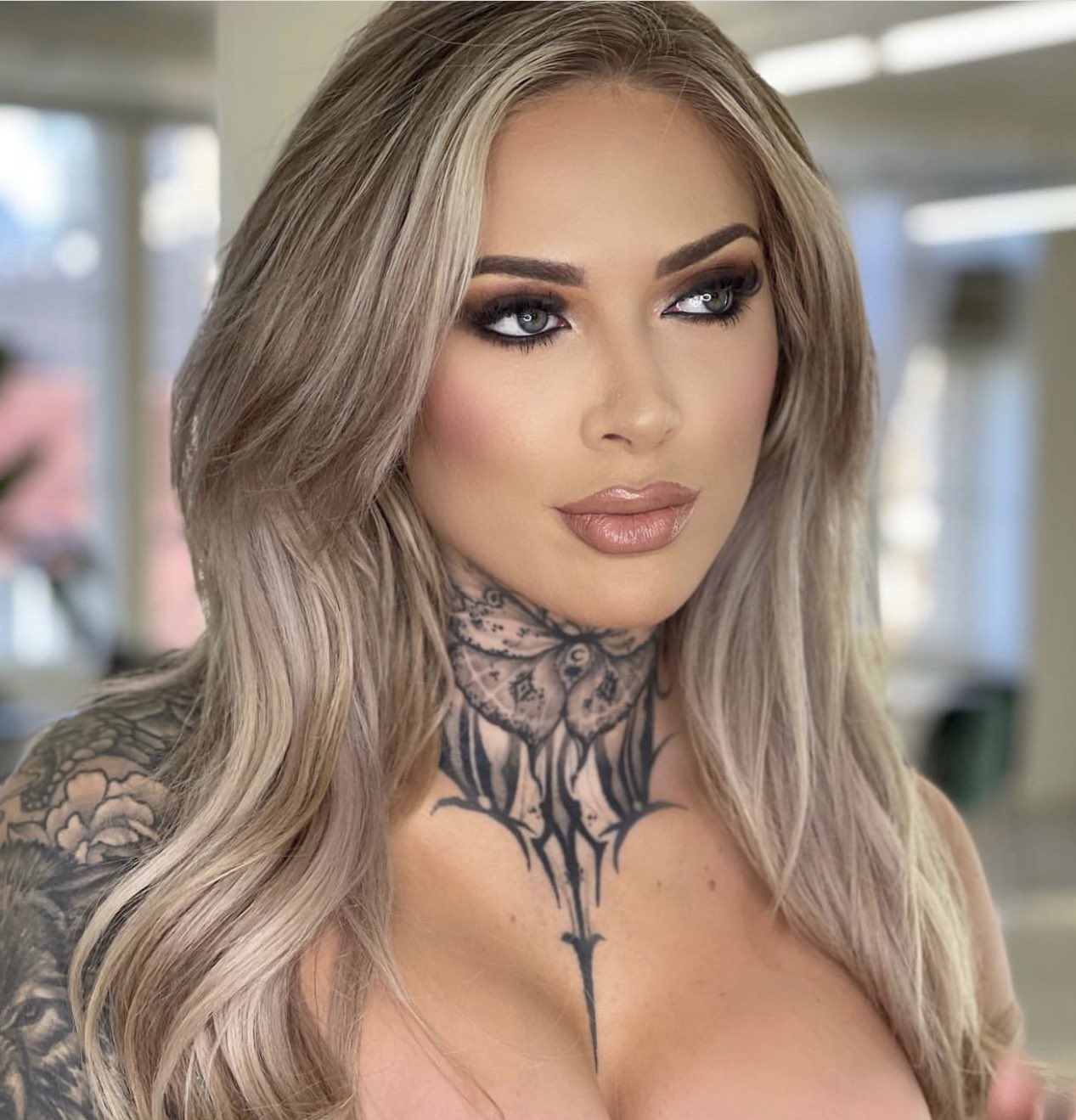 Christina Savoy on X: Up close and personal 💕 t.coTYoWcp5YWu  X