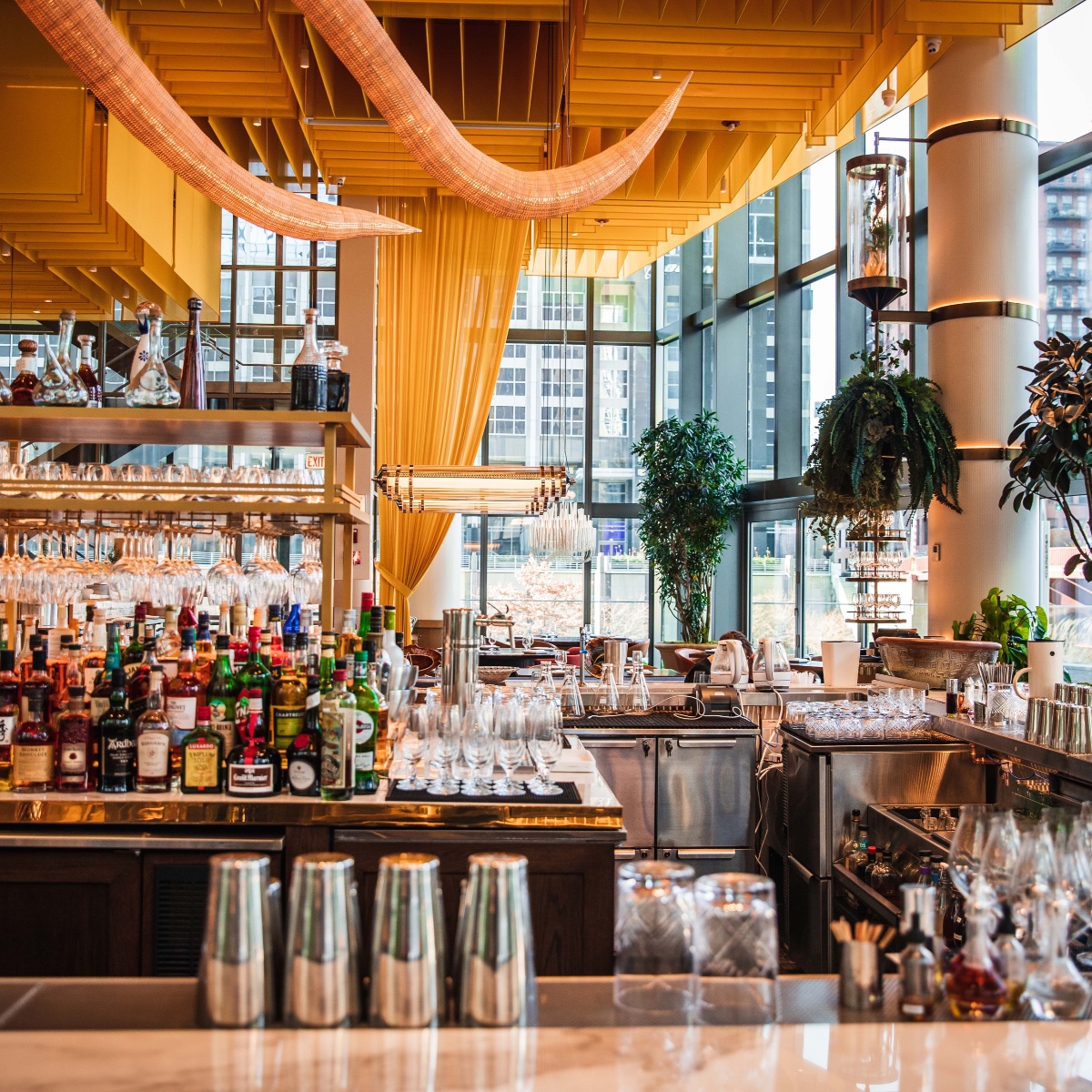 Bold, bright and full of adventure—begin your visit at #BarMar early with a look through our menu: fal.cn/3mg8P. 🐙