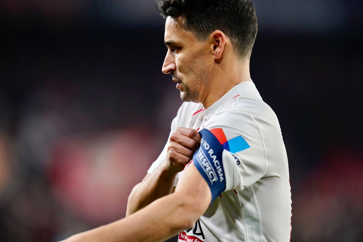 Navas_Glez's tweet photo. Gracias afición por la ovación,, no había un momento mejor para volver a pisar el césped del Ramón Sánchez pizjuán. Contando las horas para poder jugar de nuevo después de todo lo que no ha podido disfrutar, volvió a sonreír 🥲. https://t.co/cCr7QBrhEM