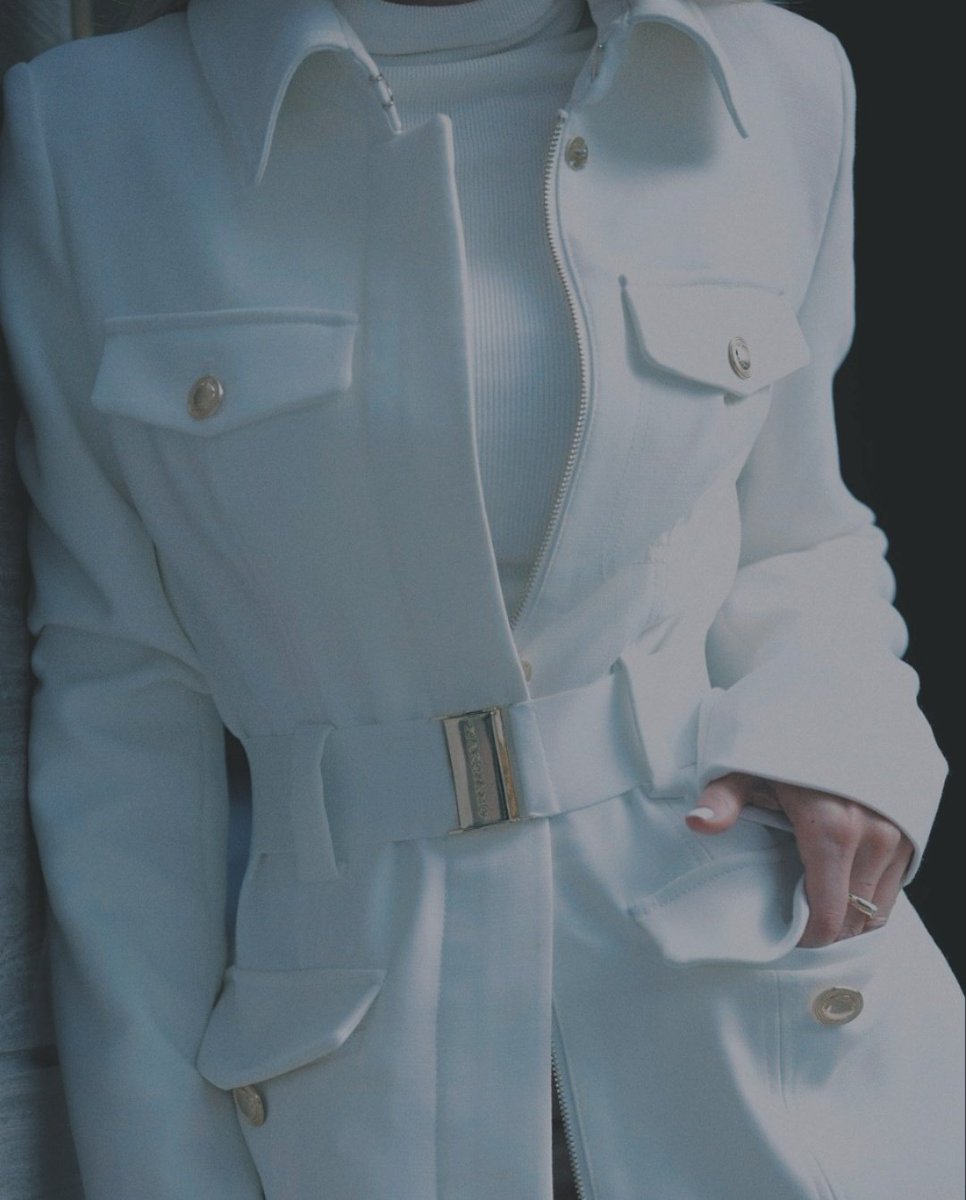 ❝...𝐼'𝑚 𝑛𝑜𝑡 𝑎𝑛 𝒂𝒏𝒈𝒆𝒍, 

𝑏𝑢𝑡 𝐼 𝑎𝑚 𝑦𝑜𝑢𝑟 𝒇𝒂𝒍𝒍𝒆𝒏 𝒂𝒏𝒈𝒆𝒍... 

─── 𖤍