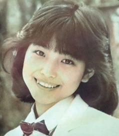 shinya_bokudake's tweet image. 【ちょっと一興😉】

モノクロ▶カラー

#水野きみこ 

某雑誌の特集記事より、
デビュー直前の頃😘

@retoro_mode