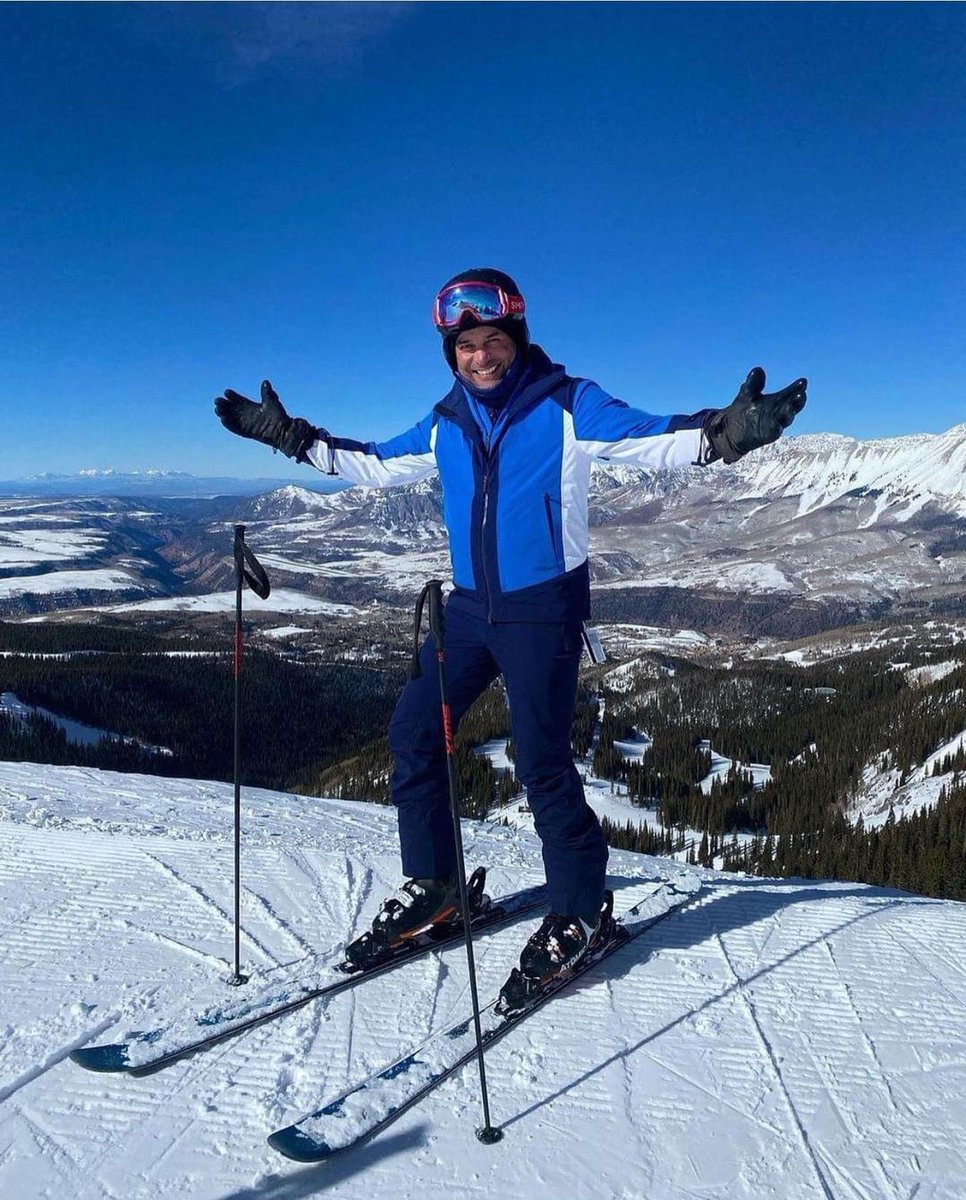 Unas vacaciones esquiando en las montañas con #Chayanne, no me caerían nada mal⛷❄️🤭

quetalvirtual.com
