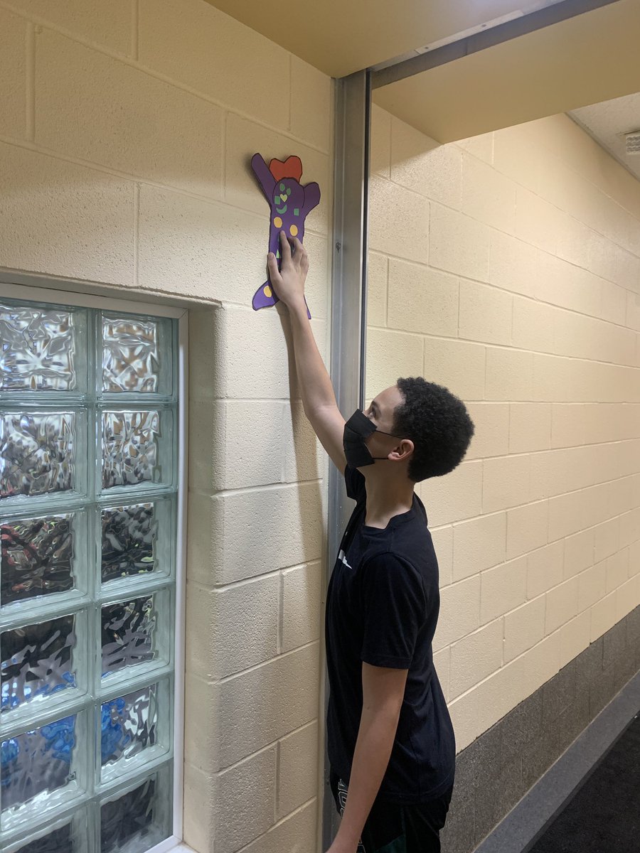 MrsMelMoon's tweet photo. “How do we change the world? One random act of kindness at a time” ❤️

Swipe for photos of our Keith Haring inspired Kind Kids creations scattered randomly throughout the school!

#artwithmrsmoon #artteacher #randomactsofkindness #keithharing #wearestrongsville https://t.co/WZg0EJff17