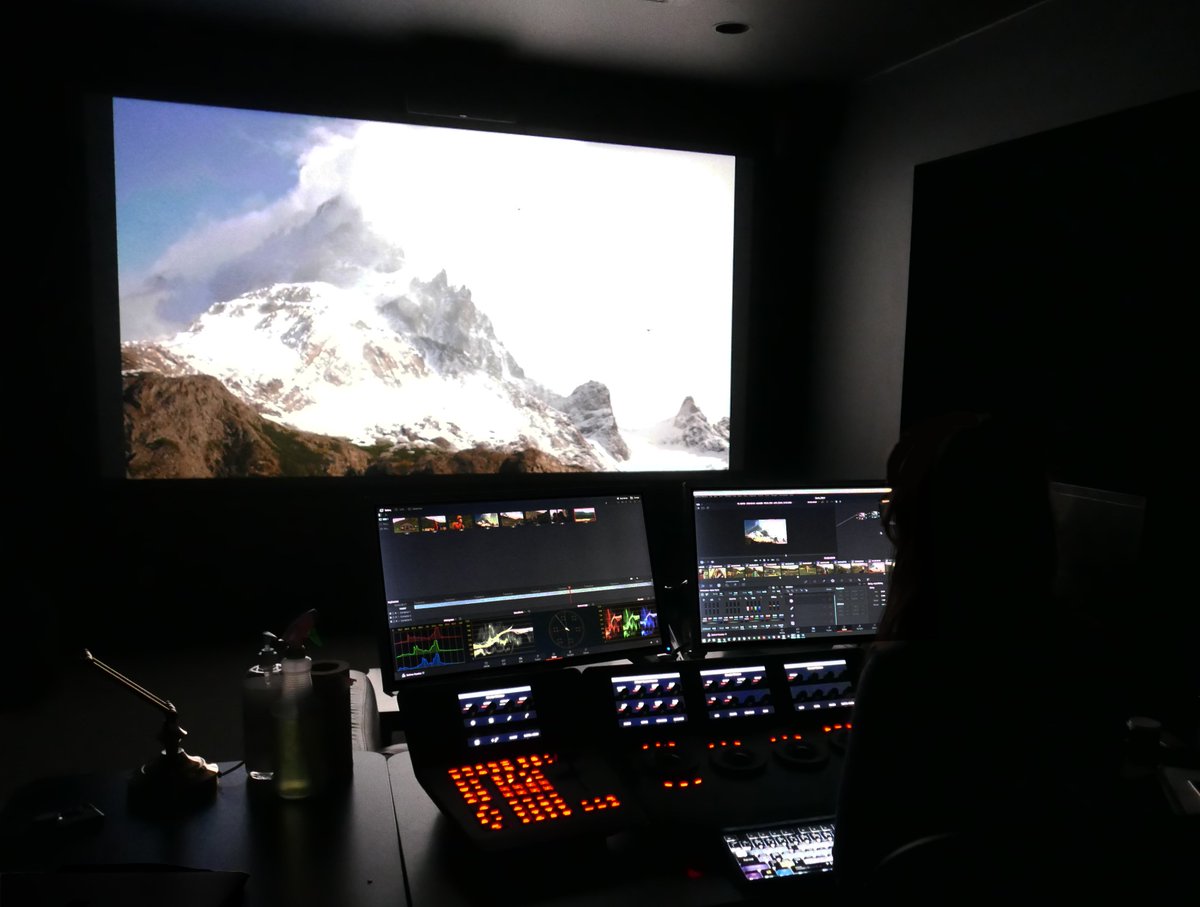 PRIMcentre's tweet photo. PROJET PRIM 💖
Iphigénie Marcoux-Fortier est présentement dans notre salle de colorisation avec Laurence Messier Moreau pour travailler sur son film "Boris et les Sept Nains" un court métrage #documentaire qui rend hommage à l’alpiniste #BorisKaschenko 🏔 https://t.co/gLph9OeRLx