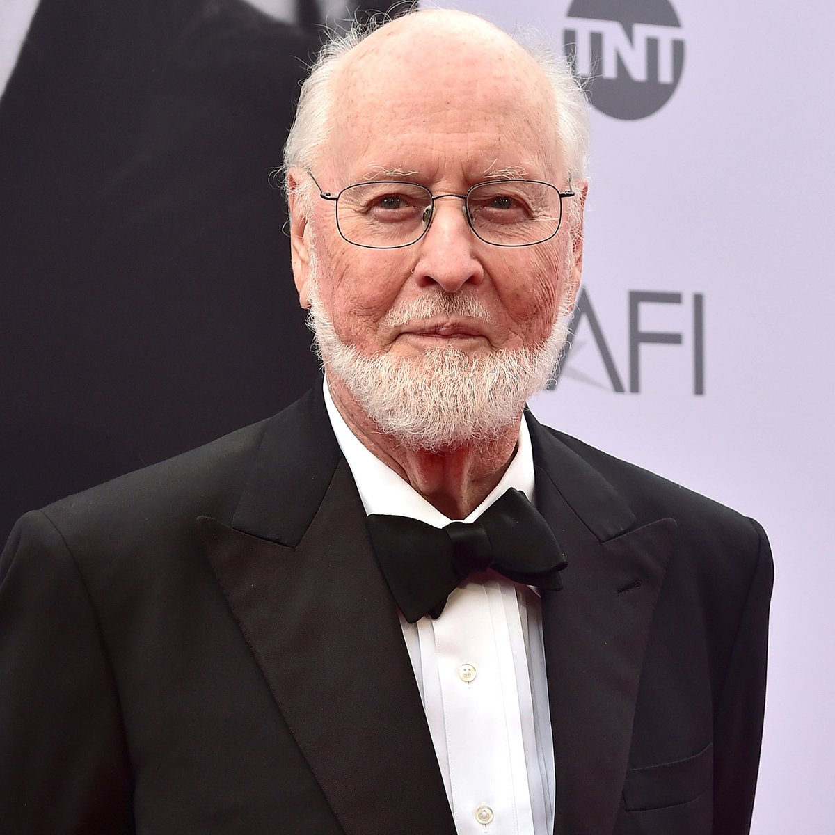starwarstufff's tweet photo. BREAKING: John Williams has written the signature theme for OBI-WAN KENOBI!

He recorded last week with a Los Angeles orchestra under tight security!

(@Variety) https://t.co/HwRYxDz1OG