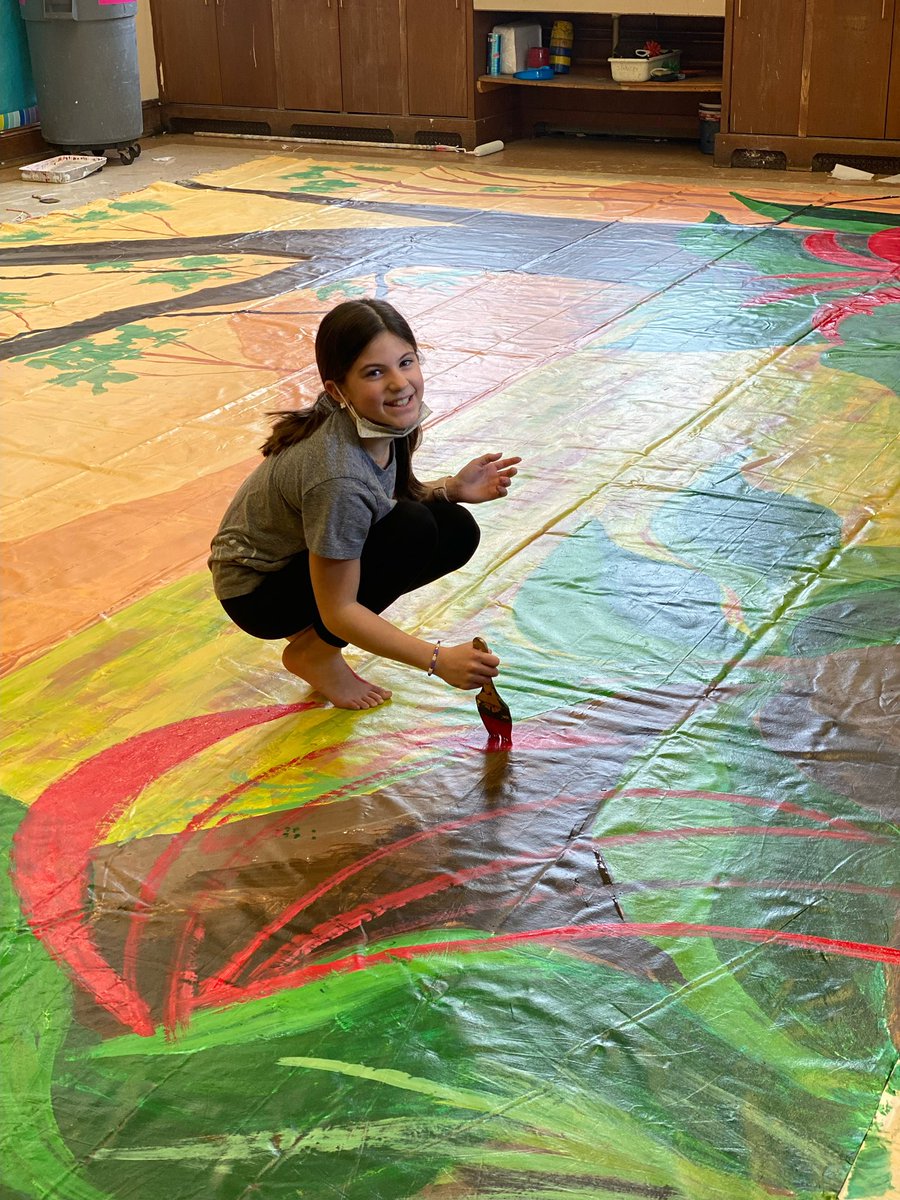 StewartSchoolGC's tweet photo. Our fifth graders are getting prepared for Stewart’s first play!  Mrs. Pashayan and her artists were busy today creating the backdrop!  @Keri_Hand @GCUFSD https://t.co/F1BsUXah2z
