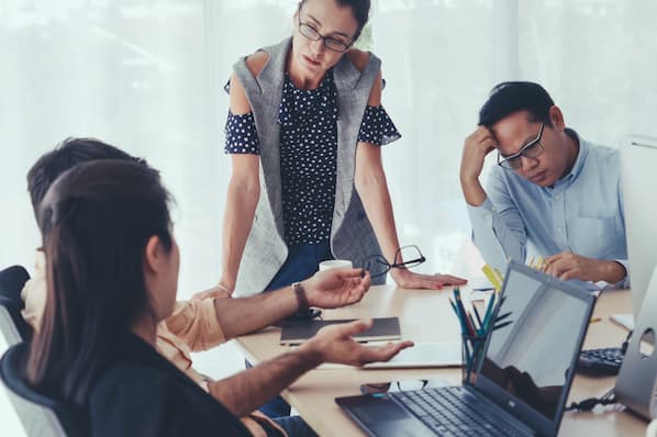 Financial education. Деловая встреча. Role play in teaching english. Организационное общение. Crisis communication.