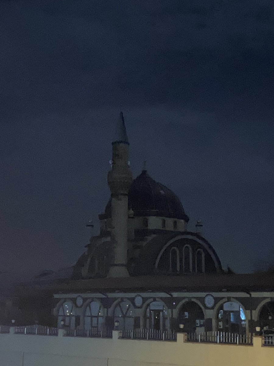 zk_zeynepp's tweet photo. Dost kapından ayrıma Yarabbim 🤲

Efendi Dedeme sağlık,sıhhat ve afiyet ile uzun ömürler dileniyoruz (amin) 🌹

#CumamızMubarekOlsun https://t.co/AXkxutTys3