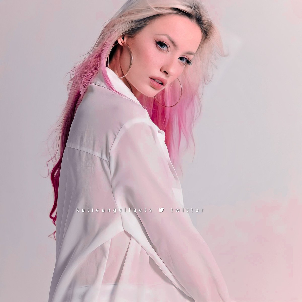 KatieAngelFacts's tweet photo. "Mienteme", el single promocional del disco más reciente de Katie Angel GAMEOVER se encuentra en el puesto N•1 TOP GENERAL y POP en la cartelera de Record Report Venezuela. https://t.co/WlcViBqm0Q