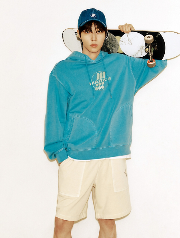 yoonjuwoi's tweet photo. he was a skater boi AAAAAAAAAAAAA #황인엽 https://t.co/PV6ev1h0G9