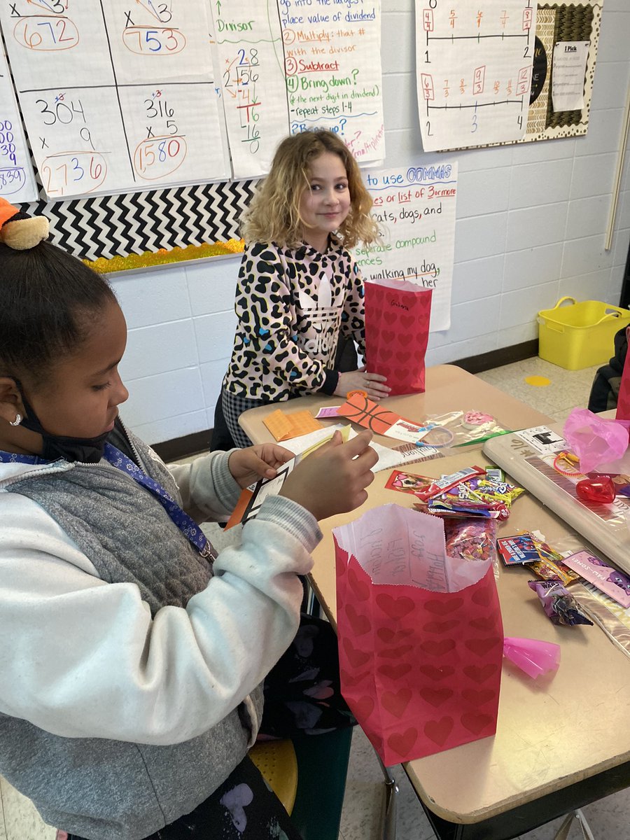 tigerteacher06's tweet photo. Valentine card exchange @RaymoreTigers https://t.co/z224ooDmEE