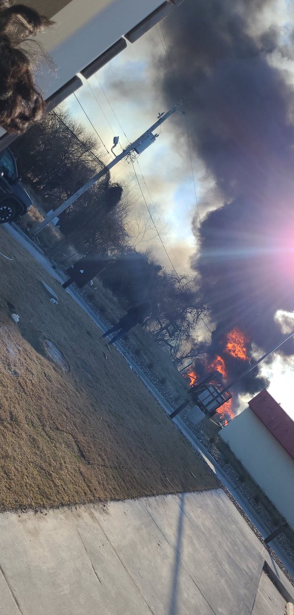 cgs1444's tweet photo. Late punch but guy who threw his cigarette out down here in Beeville deserves it. @MikeTaylorShow @biggestpuma https://t.co/197KANKSfl