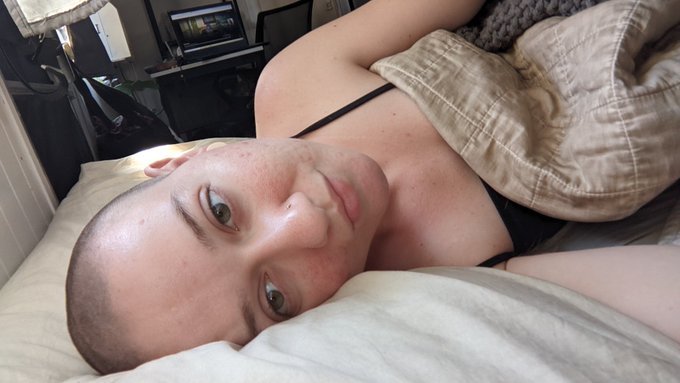 My skin is finally calm and happy https://t.co/KpeDzlWdKh