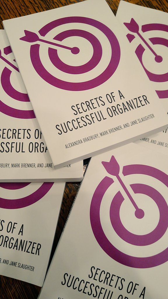 HDLC_YWs's tweet image. The books are in! Have you signed up for our #Justice4Workers #SecretsofaSuccessfulOrganizer book club yet? Sign up here and we can send you a copy to join in! justice4workers.org/hamilton_book_…