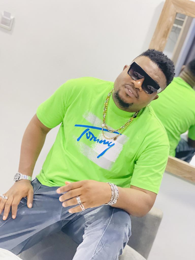Jumabee's tweet photo. Trying to stay fresh for #GINAM album 😁🏆☑️..Few weeks to go 📌📌 https://t.co/aanssBrK7k