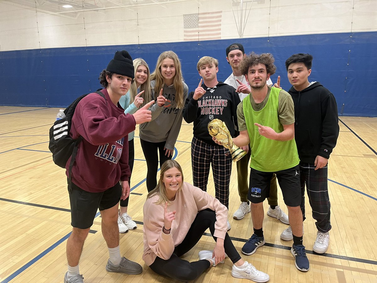 CoachTG2's tweet image. Congrats to Team PEACOCKS on their run to the 7th Hr Team Sports HAND BALL Championship today. Great unselfish Teamwork, and a commitment to reaching their goal.  Very well deserved and a pleasure to watch. #SCNWELLNESS