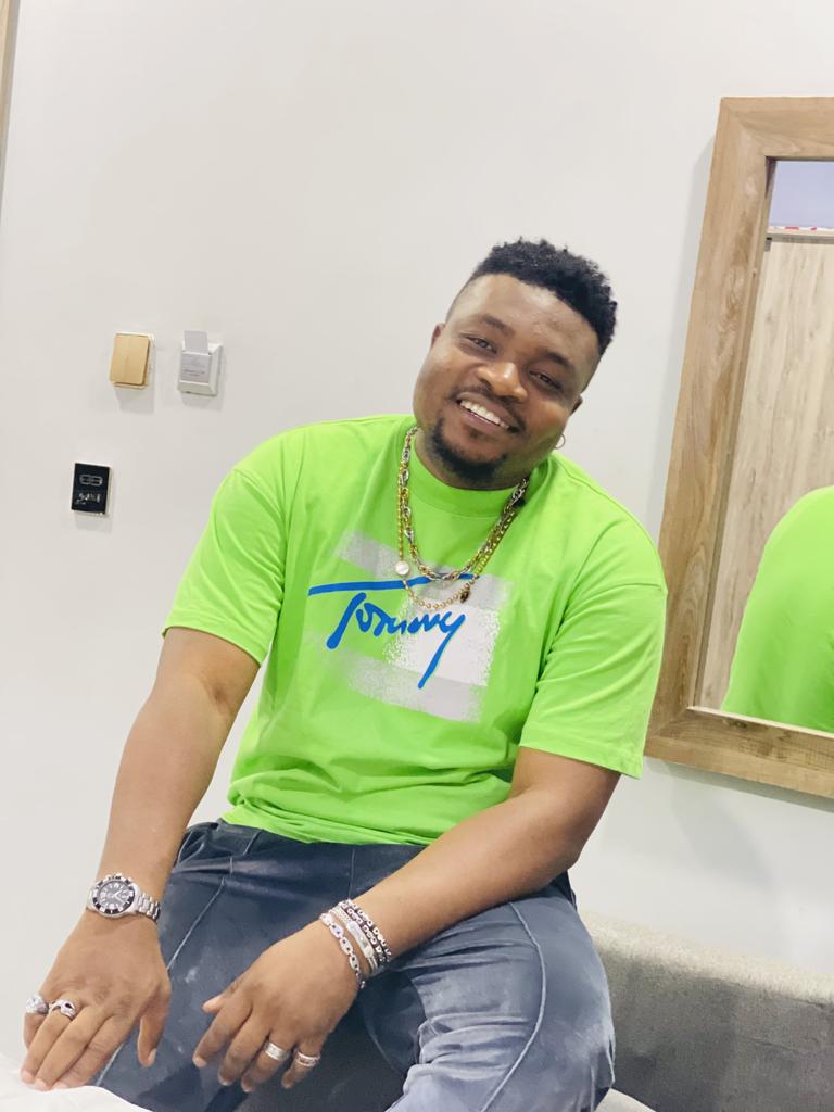 Jumabee's tweet photo. Trying to stay fresh for #GINAM album 😁🏆☑️..Few weeks to go 📌📌 https://t.co/aanssBrK7k